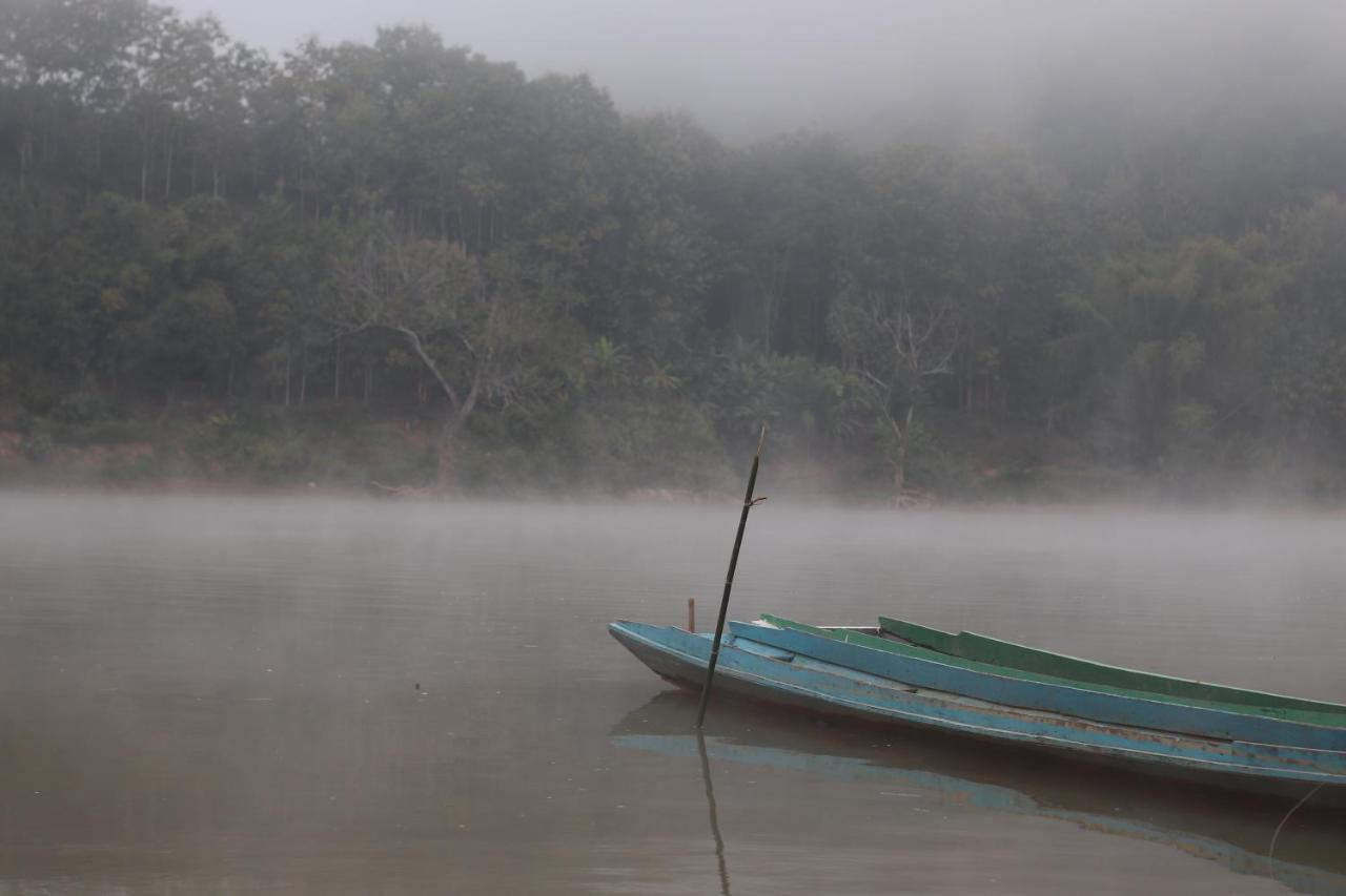 Готель Sabaidee Nongkiaw River View Nong Khiaw Екстер'єр фото