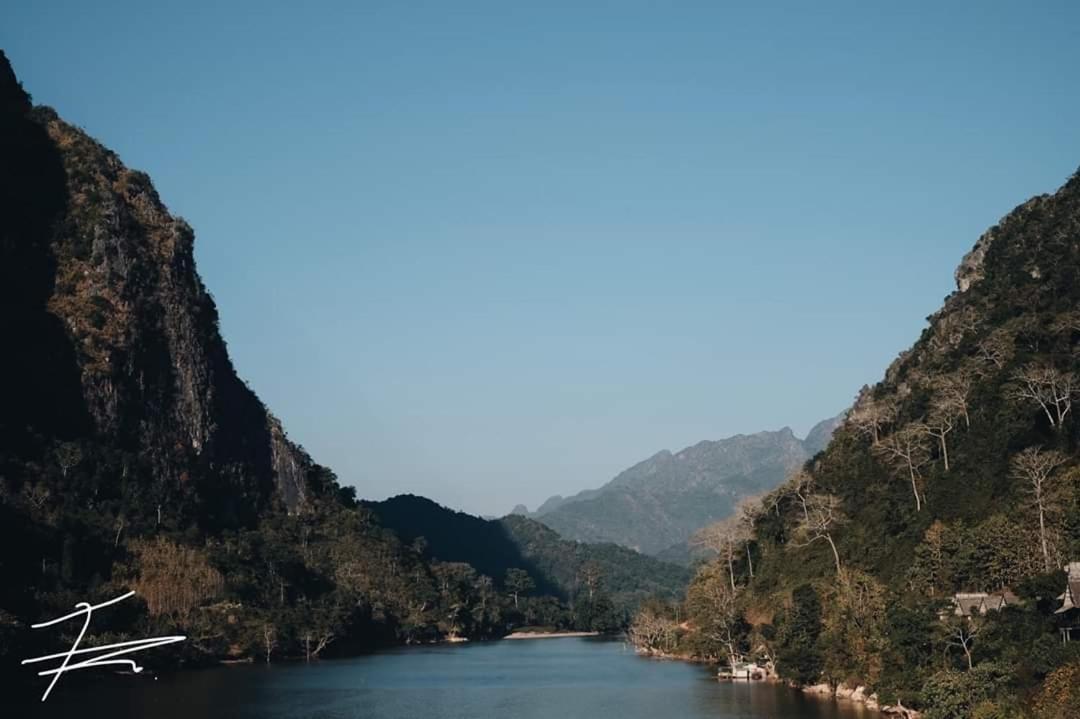 Готель Sabaidee Nongkiaw River View Nong Khiaw Екстер'єр фото